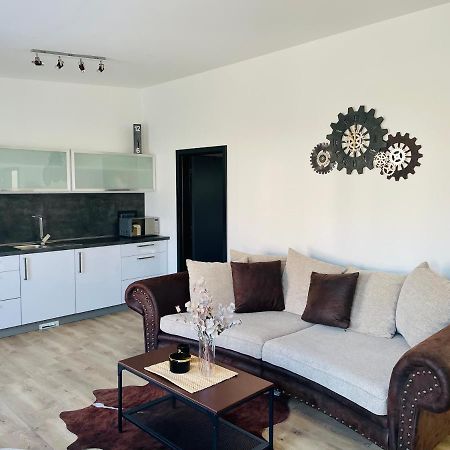 M.F. Apartment Znojmo Bagian luar foto